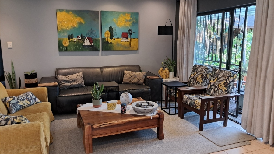 4 Bedroom Property for Sale in Hoogstede Western Cape
